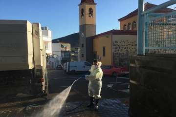 La limpieza exhaustiva llega estos días a La Viña, la costa, Hornos del Rey, Las Remudas y otros barrios (Foto TA)